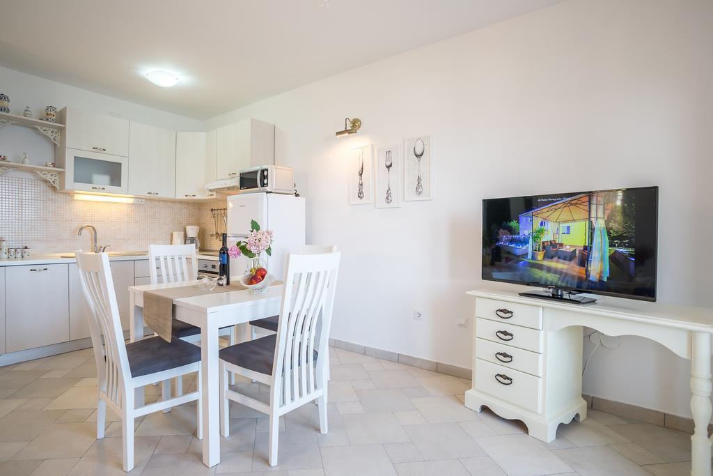 Apartments Oleandar Rogoznica  Oda fotoğraf